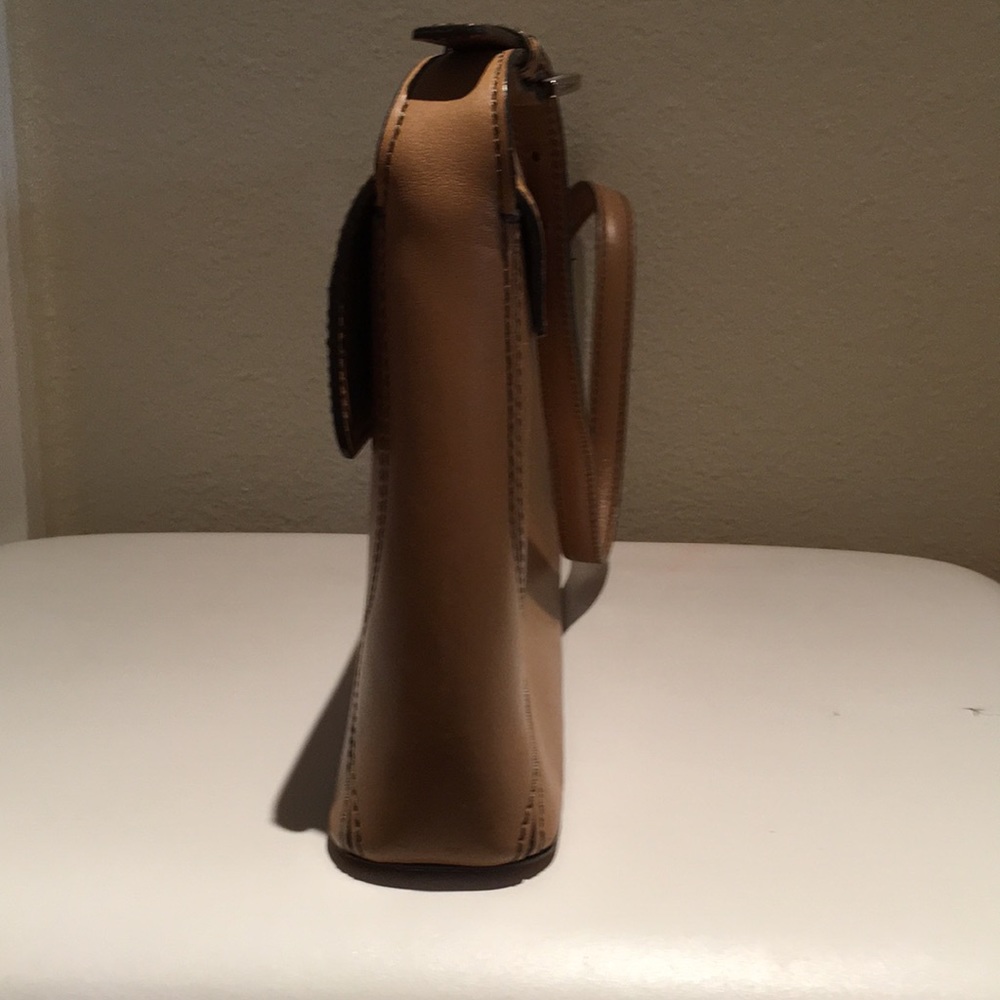 Handbag - Picture 2 of 3